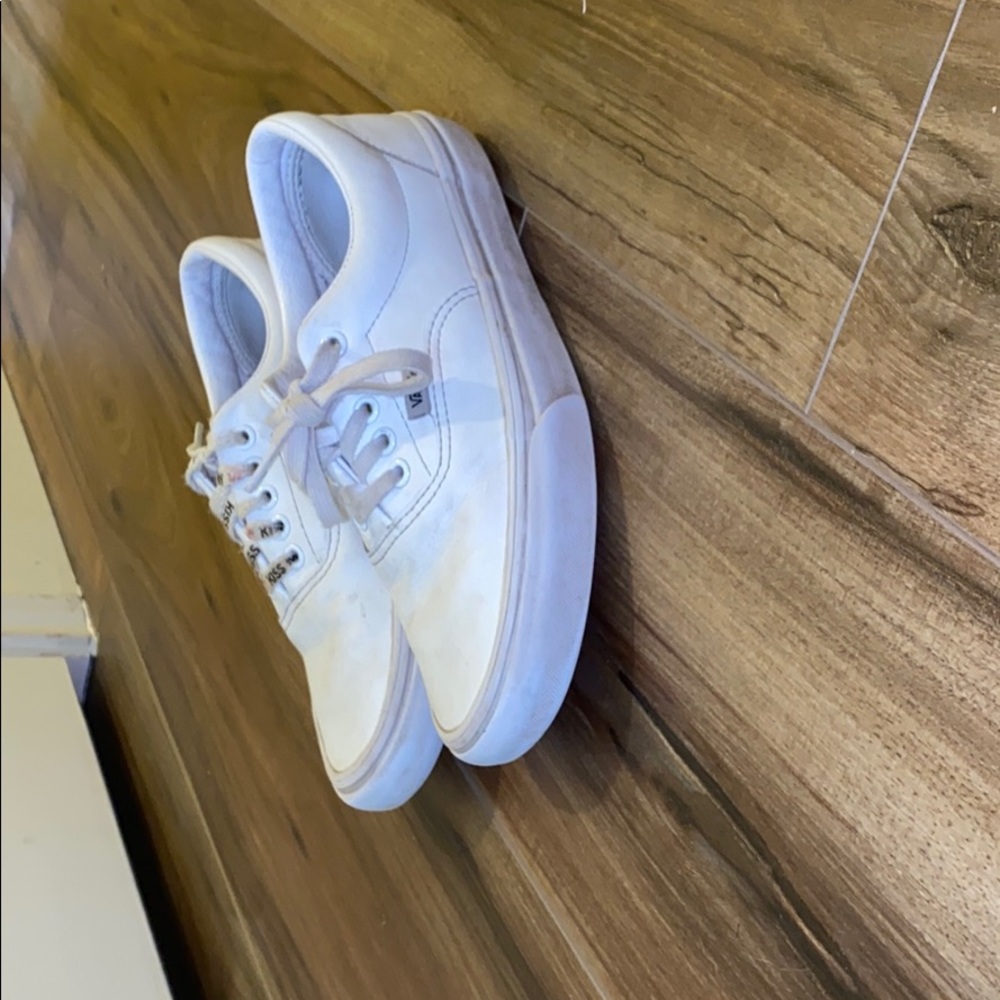 Leather white Vans Size 7 US Good condition